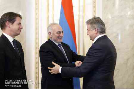 Armenian Prime Minister urges Lyon investors to take advantage of RA  privileged regime with EAEU and Iran